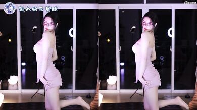 【极品稀缺斗鱼网红女神】2022最新藏宝图之舞神一姐『小恩雅』顶级性感尤物 大尺高潮淫舞 (1)